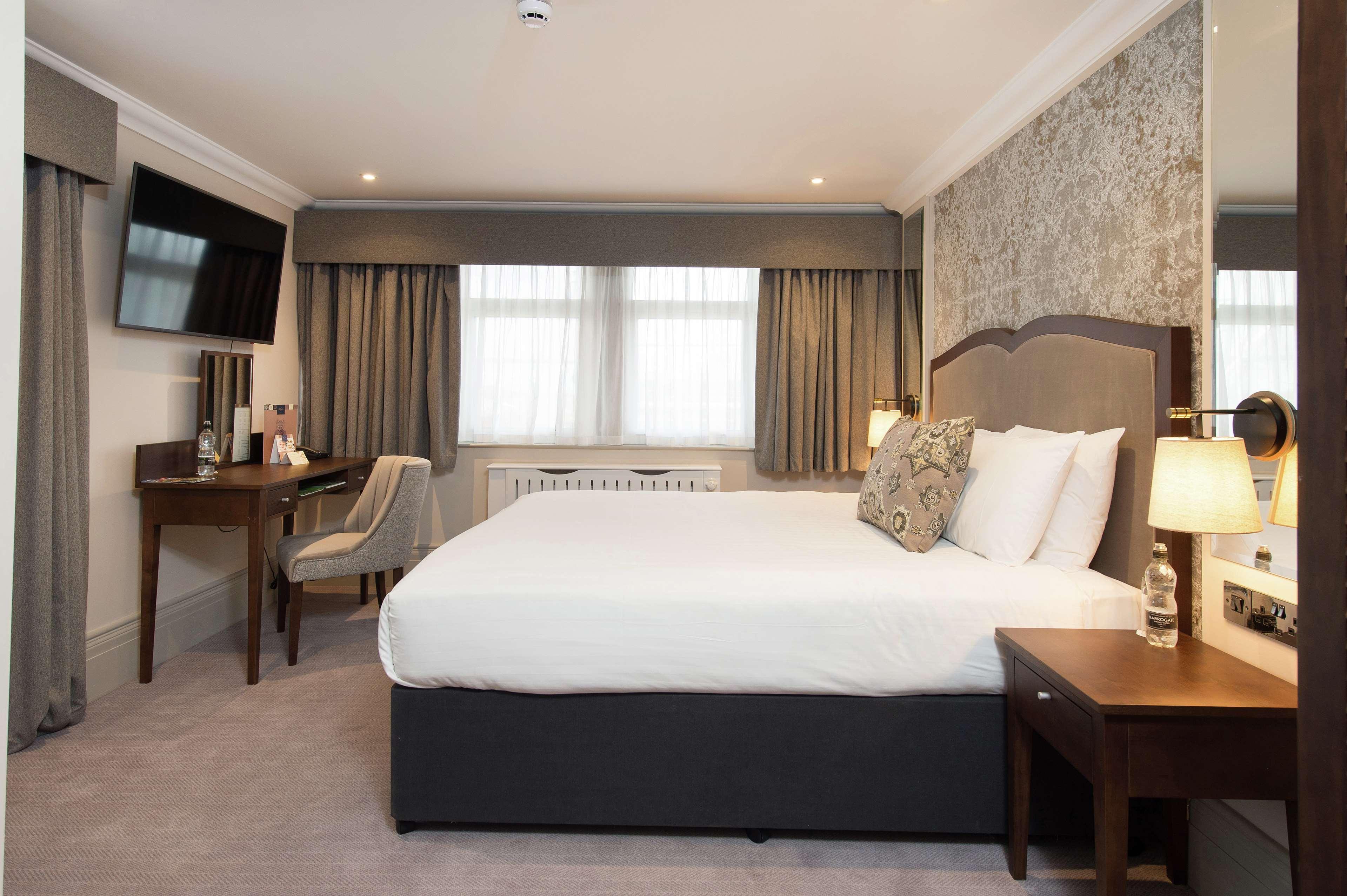 Doubletree By Hilton Harrogate Majestic Hotel & Spa エクステリア 写真