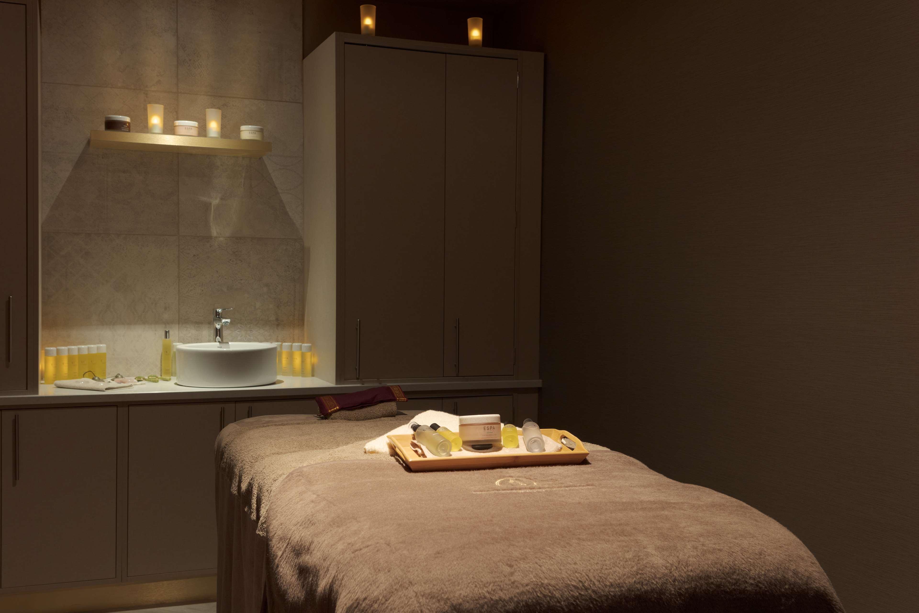 Doubletree By Hilton Harrogate Majestic Hotel & Spa エクステリア 写真