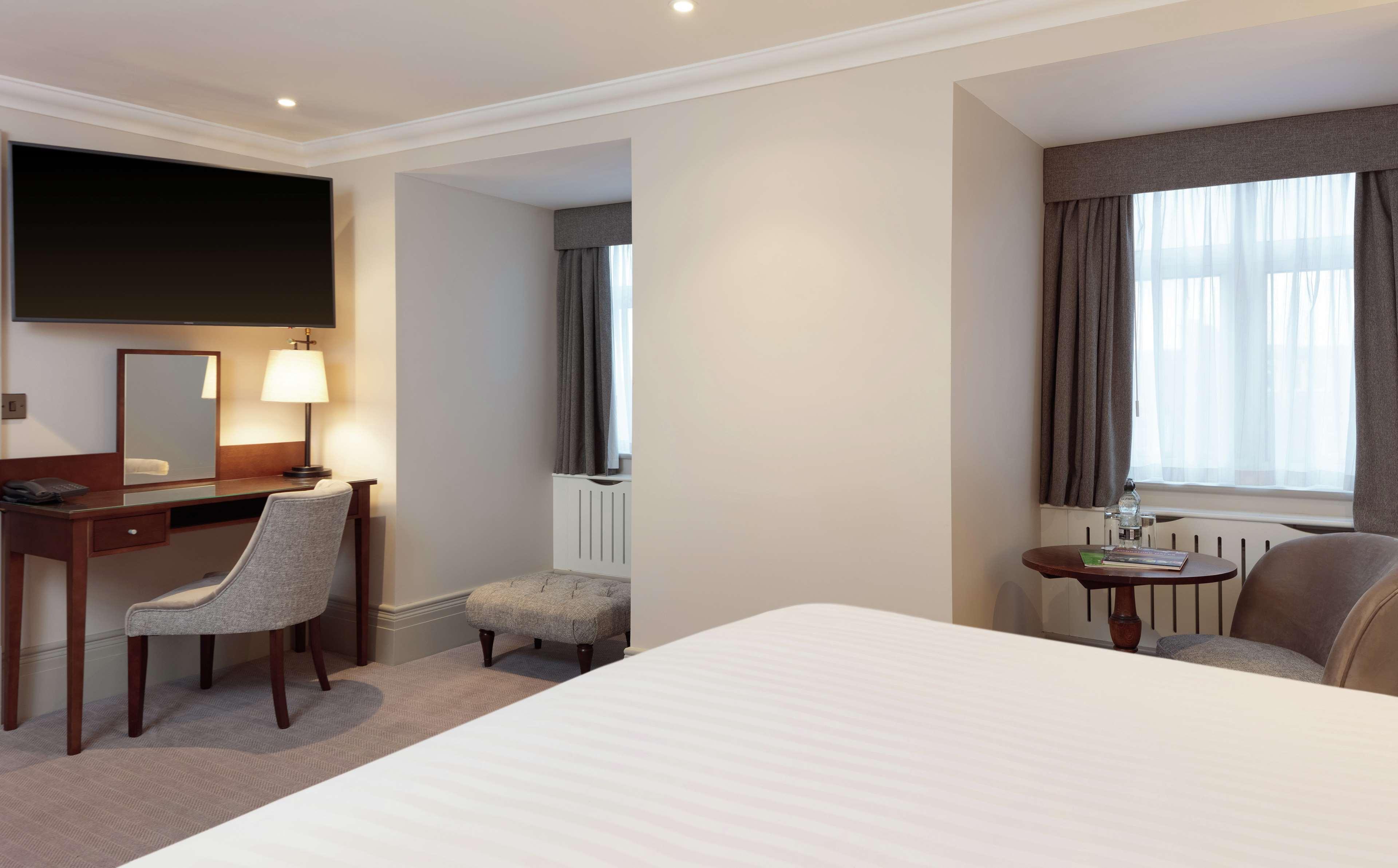 Doubletree By Hilton Harrogate Majestic Hotel & Spa エクステリア 写真