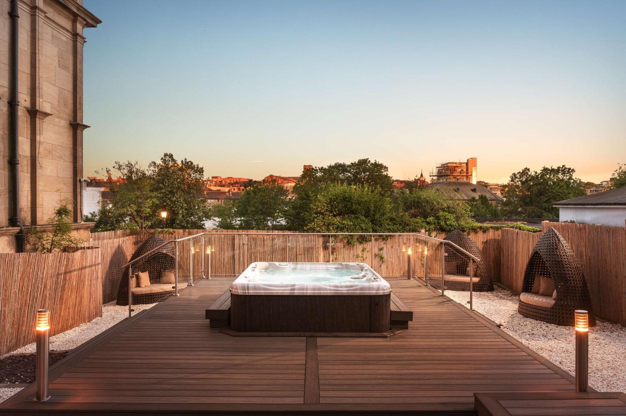 Doubletree By Hilton Harrogate Majestic Hotel & Spa エクステリア 写真